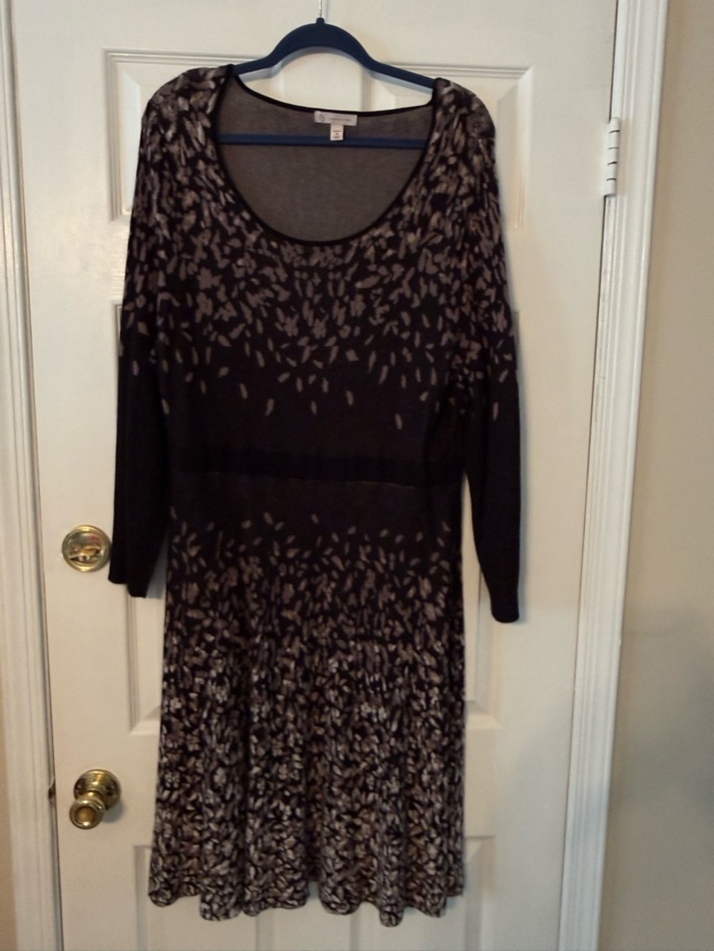 Dress Barn Black and Gray Printed Long Sleeve Scoop Neck Dress